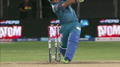 M46: PWI vs RCB – Aaron Finch Wicket