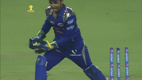 M60: MI vs CSK – Suresh Raina Wicket