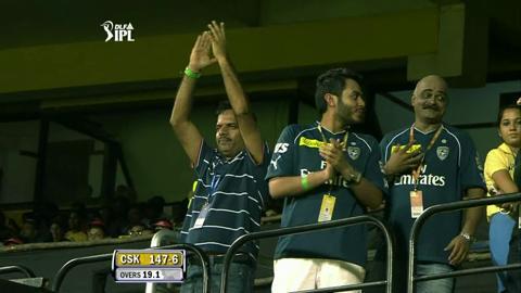 Match 46 CSK vs DC – Dhoni's Wicket background