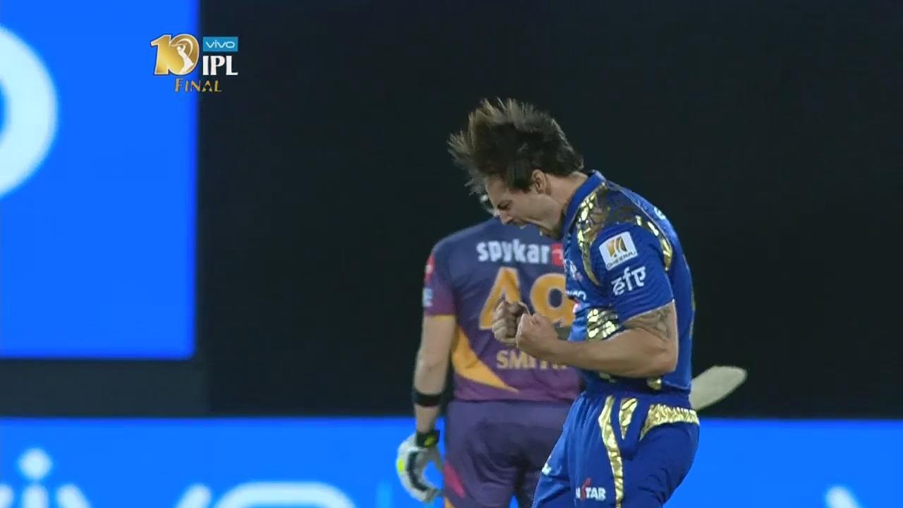 Mitchell Johnson 3 wicket haul