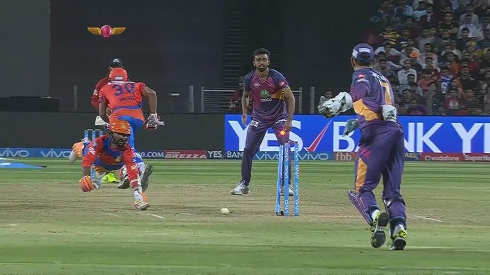MS Dhoni hits bull's eye, yet again