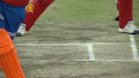 M19: GL vs RCB – Suresh Raina Wicket