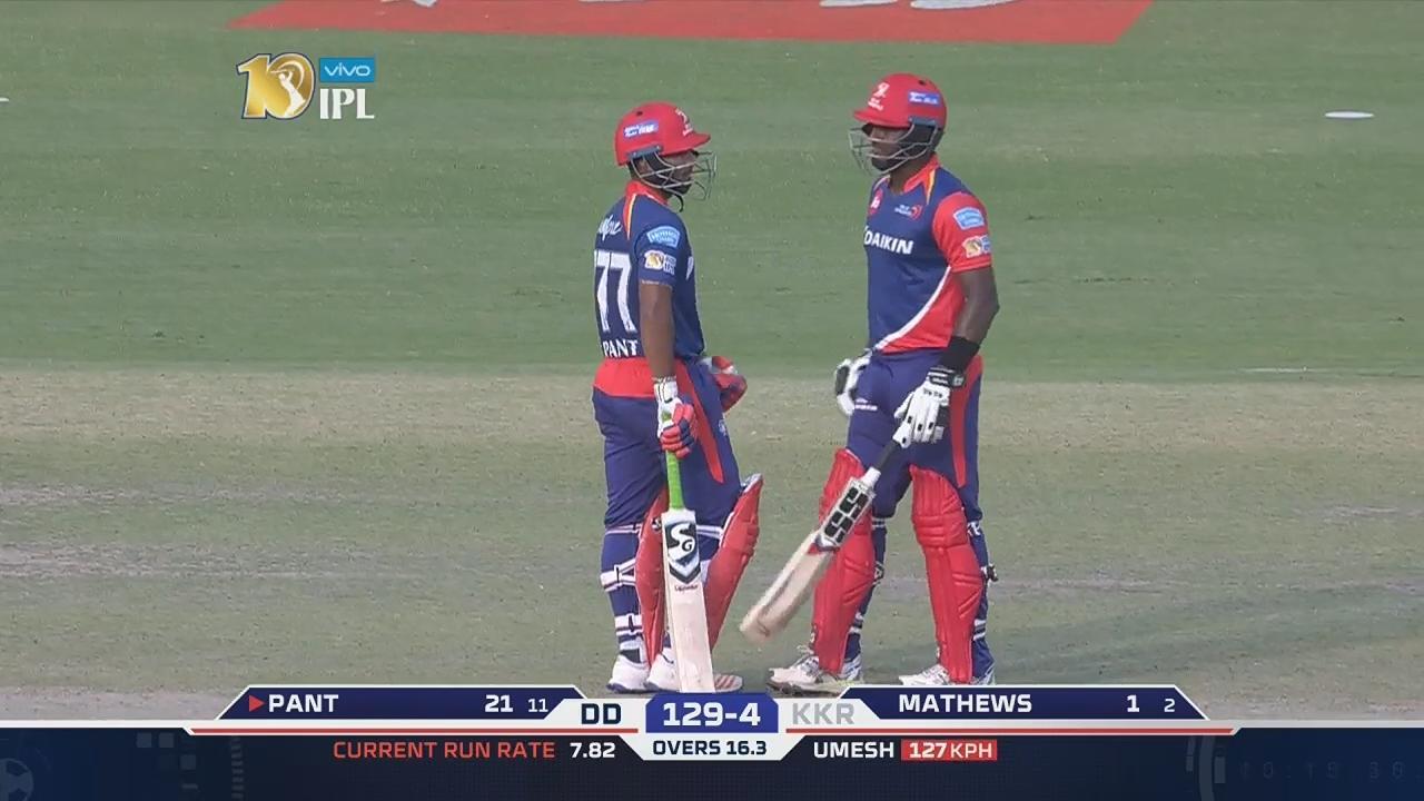 PANT POWER! 26 runs in one over background