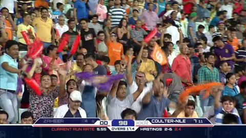 M2: KKR vs DD – Zaheer Khan Wicket