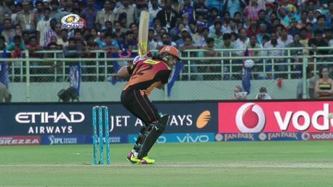 M37: MI vs SRH – Yuvraj Singh's bizarre dismissal