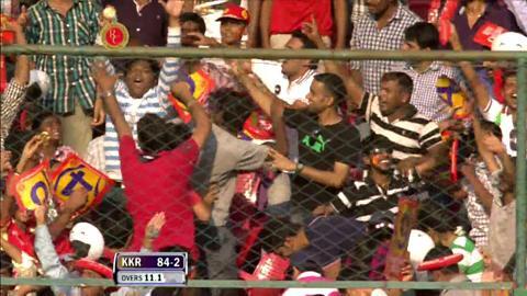M12: RCB vs KKR – Yusuf Pathan Six background