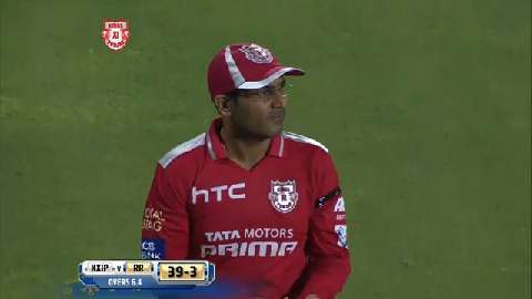 M3: KXIP vs RR – Sehwag's superb fielding effort background