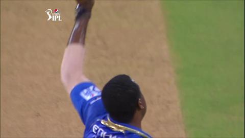 M33: MI vs CSK – Dwayne Smith Six