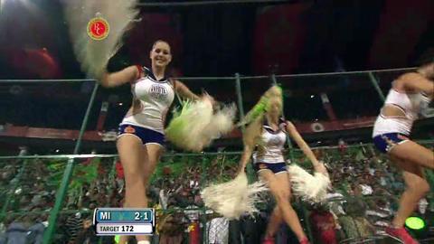 Match 62 RCB vs MI – Tendulkar's Wicket background