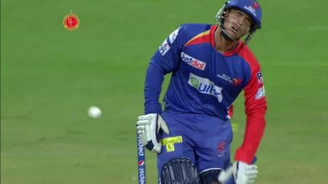 M38: RCB vs DD – Quinton de Kock Wicket background
