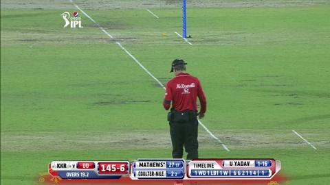 M17: DD vs KKR – Nathan Coulter-Nile Wicket