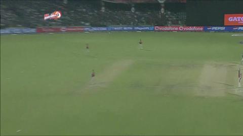 M32: DD vs KXIP – Johan Botha Wicket background