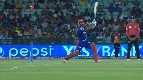 M45: DD vs SRH – Kedar Jadhav Six