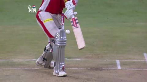 M63: RCB vs KXIP – Shaun Marsh Wicket