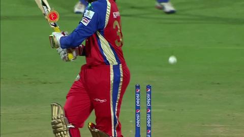 M38: RCB vs DD – Chris Gayle Wicket