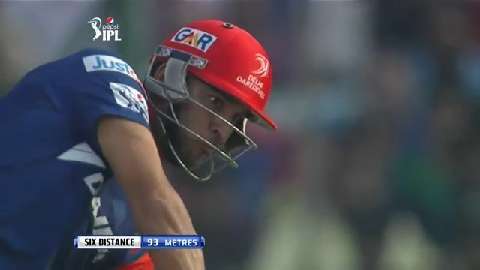 M6: DD vs RR – Yuvraj Singh Six background