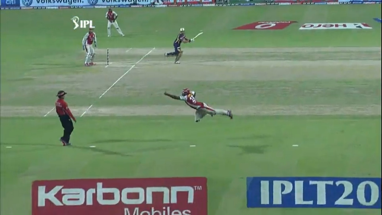 King of Karbonn Kamaal Katches of DLF IPL 2012 background