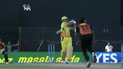 M4: CSK vs SRH – Super Sixes