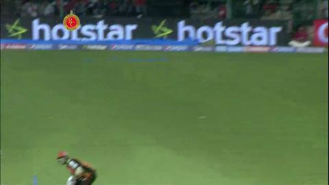 M8: RCB vs SRH – AB de Villiers Six