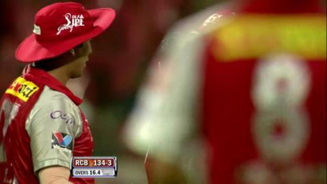 Match 44 RCB vs KXIP – Kohli's Wicket background