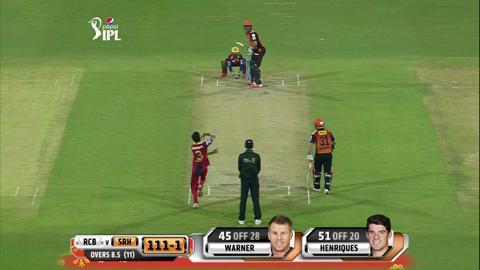 M52: SRH vs RCB – Moises Henriques Six