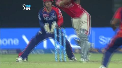 M7: DD vs KXIP – Glenn Maxwell Wicket background