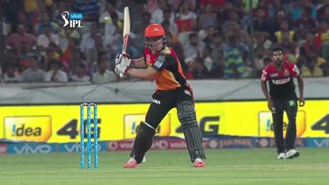 M27: SRH vs RCB – Moises Henriques Six background