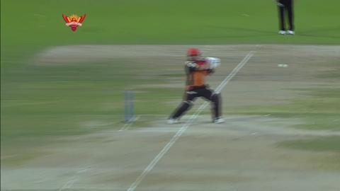 M4: SRH vs RR – Aaron Finch Wicket