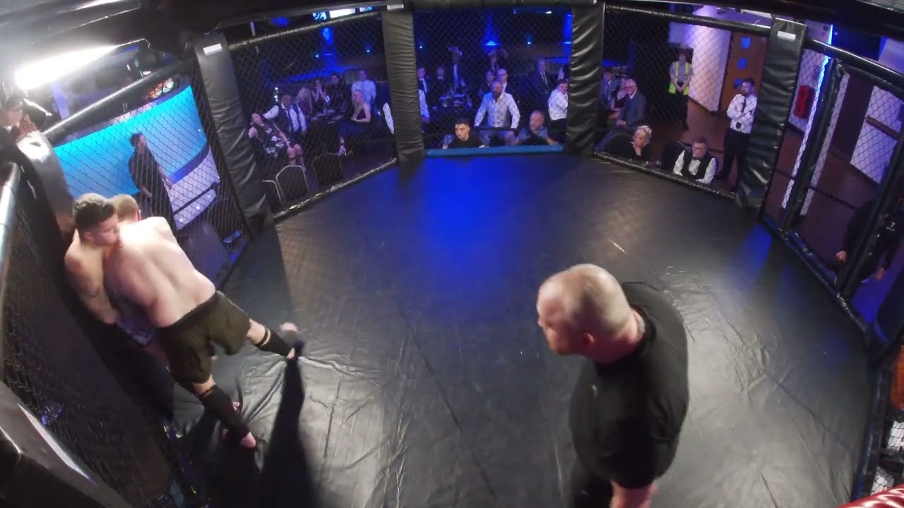 MIDDLESBROUGH | MMA | JOE KNIGHTS VS LEWIS REES