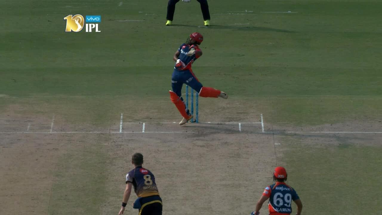 Chris Woakes sends down a ripper at Shreyas Iyer background