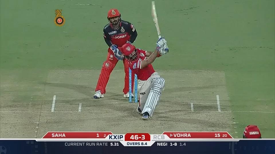 M43: RCB vs KXIP – Manan Vohra Six background