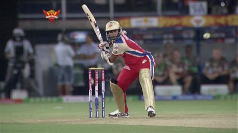 M7: SRH vs RCB – Vinay Kumar Wicket