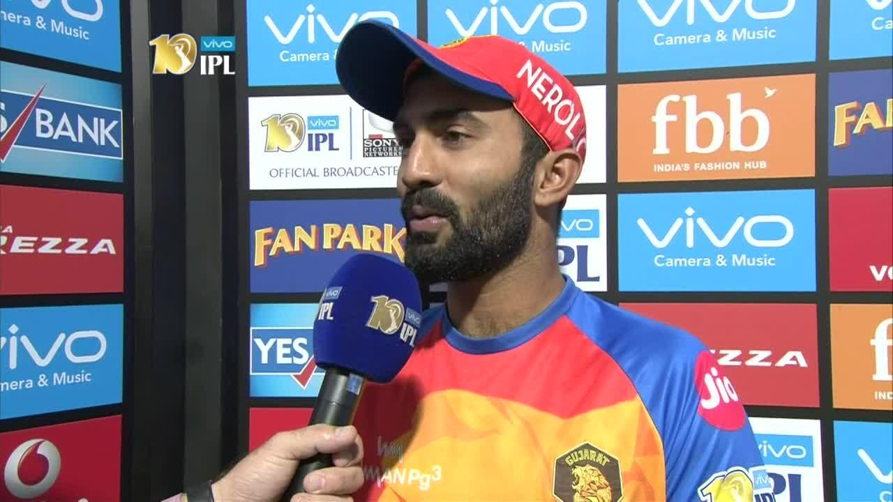 M31: RCB vs GL – Dinesh Karthik Interview background