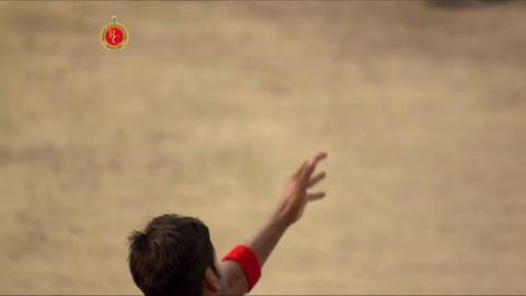 M9: RCB vs SRH – Cameron White Six background