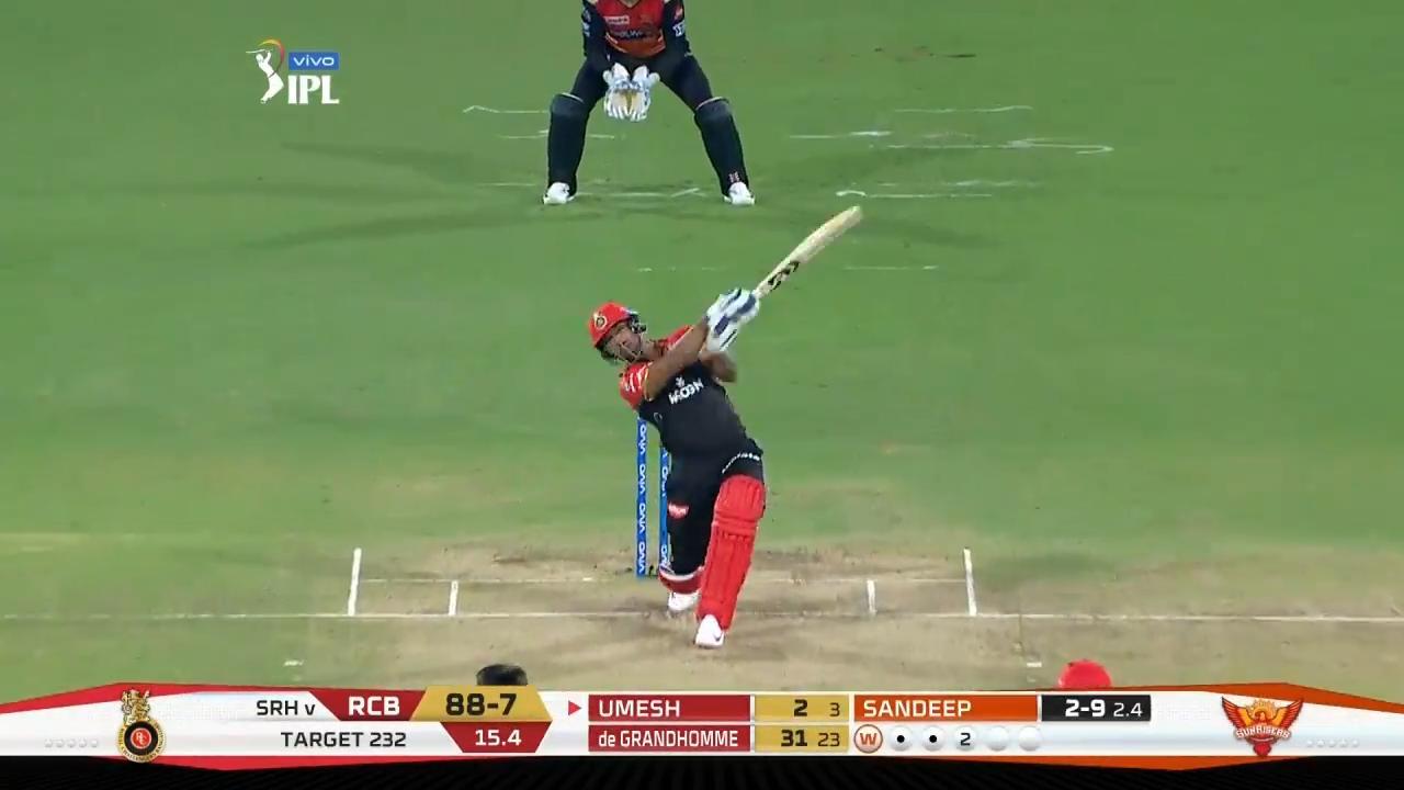 M11: SRH vs RCB – Umesh Yadav Six