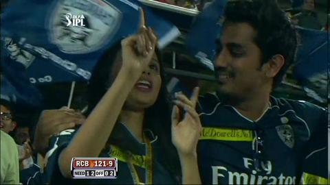 Match 71 DC vs RCB – Muralitharan's Wicket