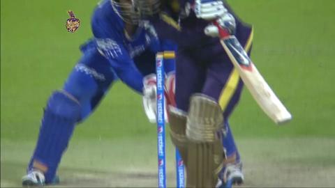 M19: KKR vs RR – Manish Pandey Wicket
