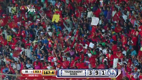 M38: RCB vs DD – Yuvraj Singh Six