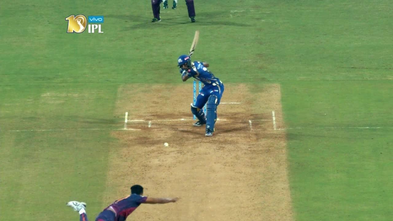 M28: MI vs RPS – Hardik Pandya Wicket