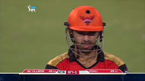 M4: RCB vs SRH – AB de Villiers Six
