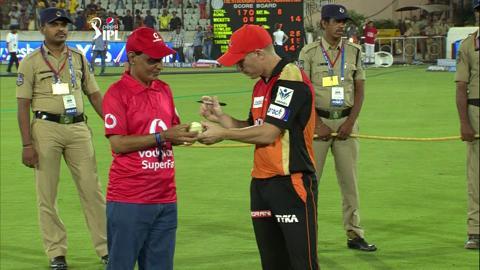 M34: SRH vs CSK – Post Match Presentation background