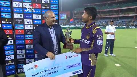 M17: DD vs KKR – Man Of The Match – Umesh Yadav background