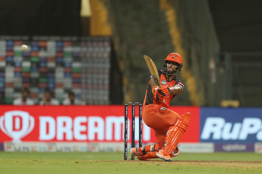 Crafty Pooran’s two contrasting sixes