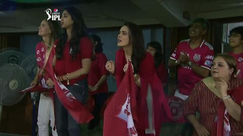 M52: KXIP vs RR– Great Catch – Shaun Marsh background