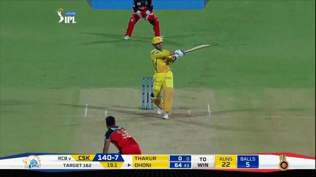 M39: RCB vs CSK – MS Dhoni Six