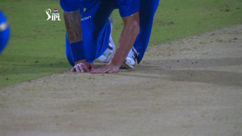 M5: CSK vs MI – Amazing Moments background