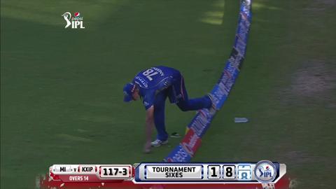 M22: MI vs KXIP– Wriddhiman Saha 59* background