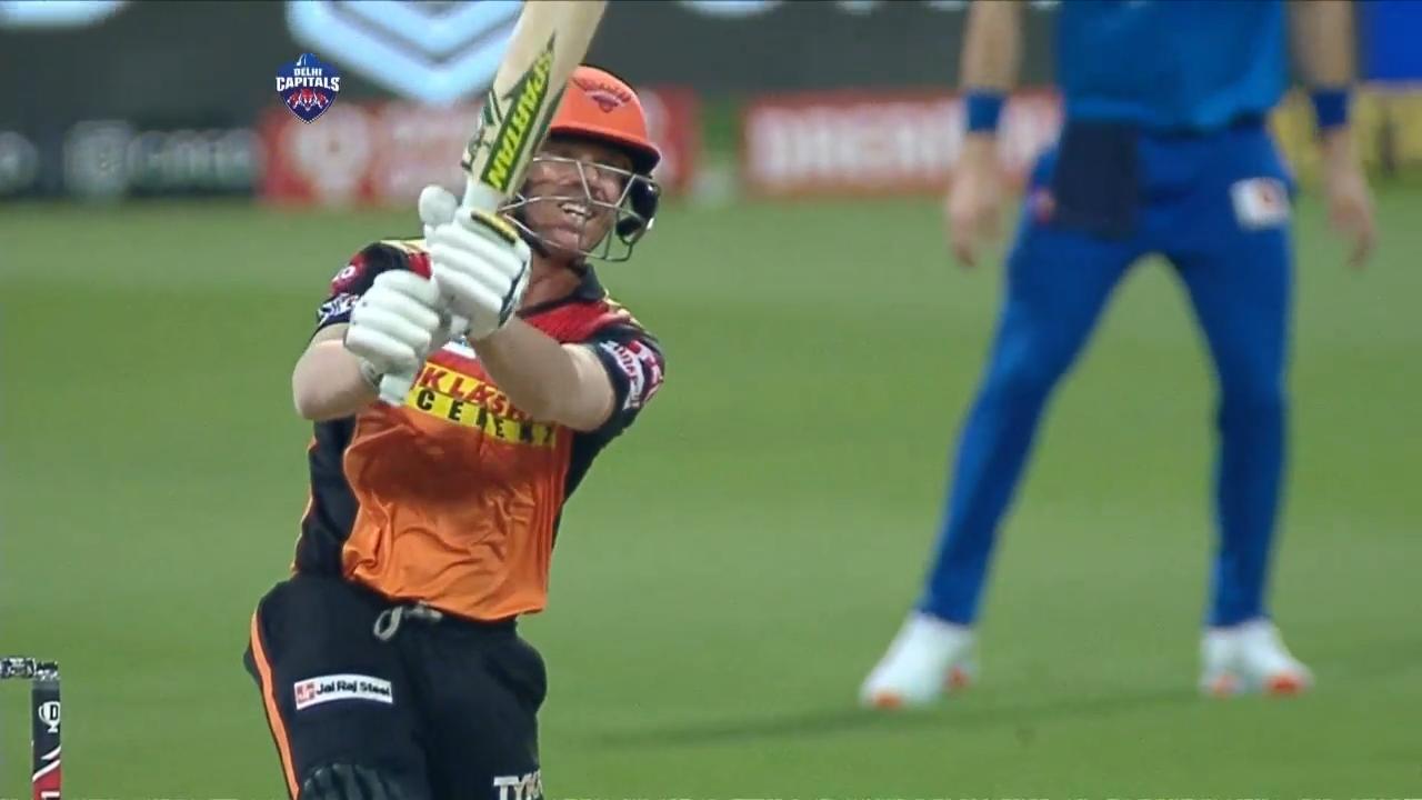 M11: DC vs SRH – David Warner Six