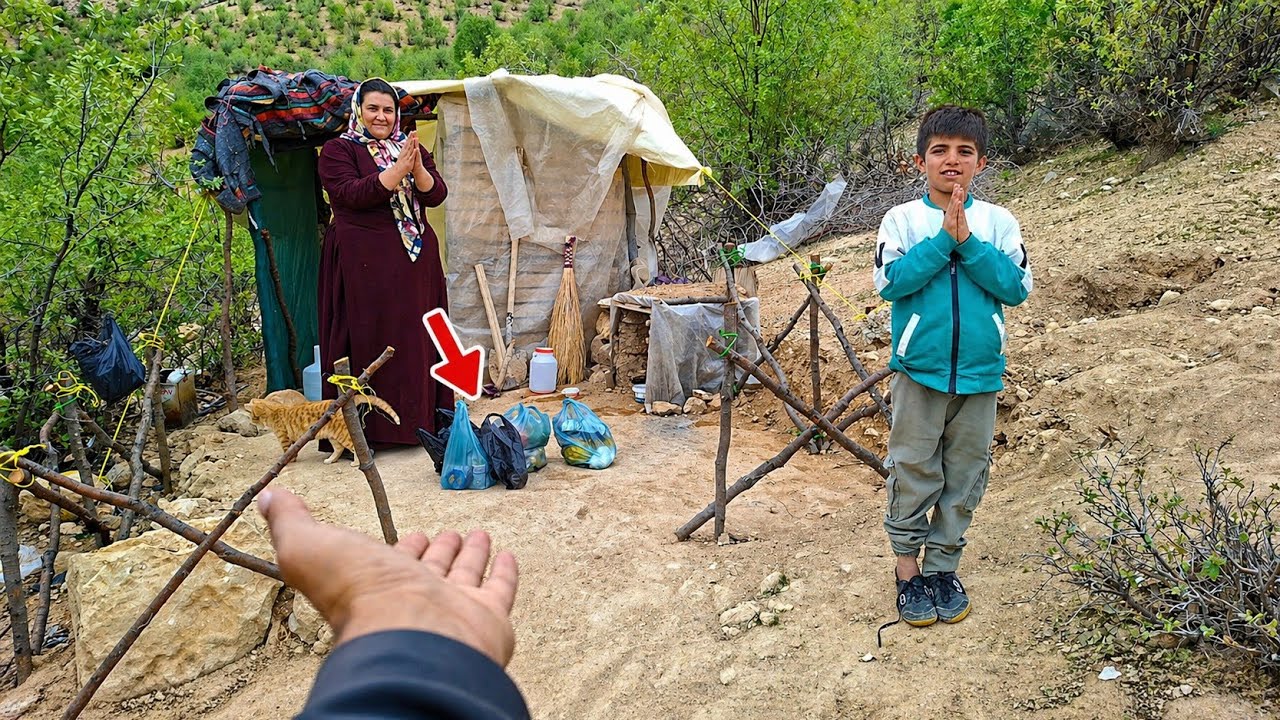 I Helped a Nomadic Girl and Orphan Boy Survive Alone in Harsh Mountains🤝