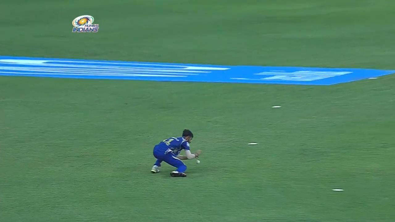 Mayank's dolly drop, life for Robbie